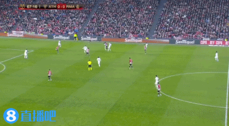 波兰主帅：要帮扎莱夫斯基找回状态；我觉得莱万还没决定未来