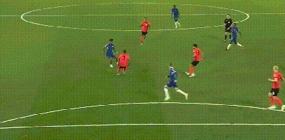 足球英超冬窗“标王”浮现，转会费惊人