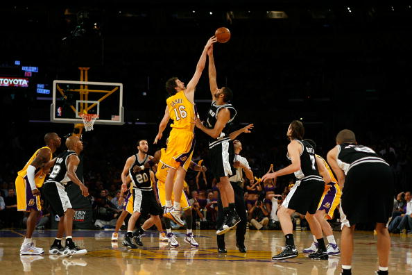 篮球篮网交易传闻不断，管理层保持沉默